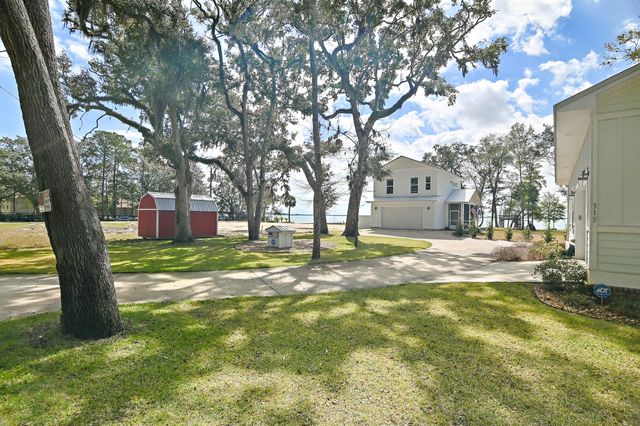 315 Red Barn Road, Freeport, FL 32439