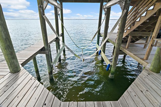 315 Red Barn Road, Freeport, FL 32439