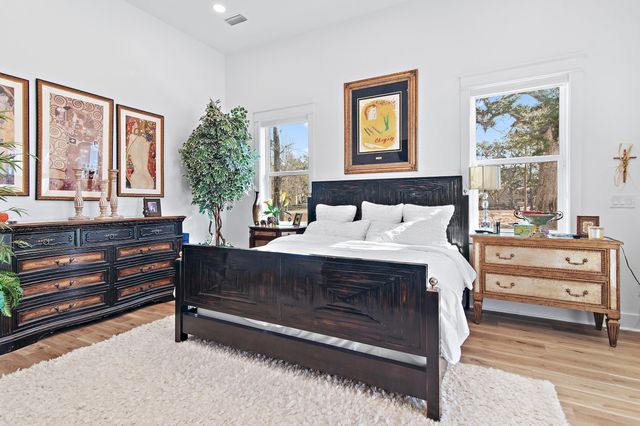 315 Red Barn Road, Freeport, FL 32439