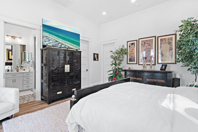 315 Red Barn Road, Freeport, FL 32439