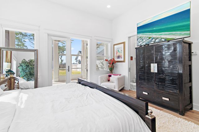 315 Red Barn Road, Freeport, FL 32439