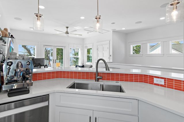 315 Red Barn Road, Freeport, FL 32439