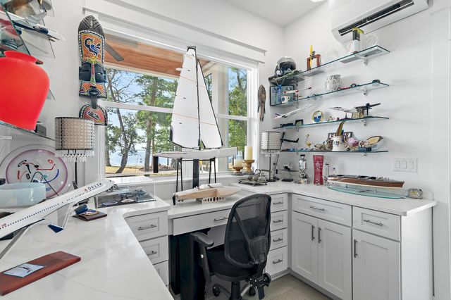 315 Red Barn Road, Freeport, FL 32439