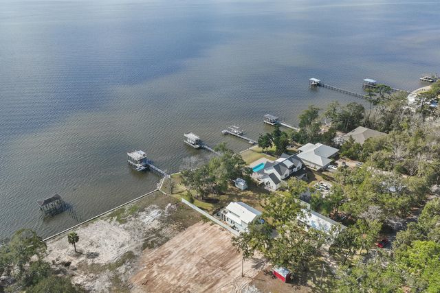 315 Red Barn Road, Freeport, FL 32439