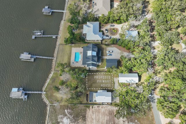 315 Red Barn Road, Freeport, FL 32439