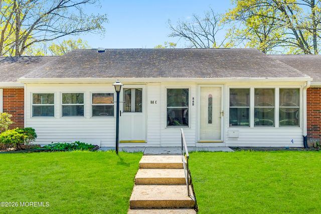 86C Dorchester Drive, Lakewood, NJ 08701