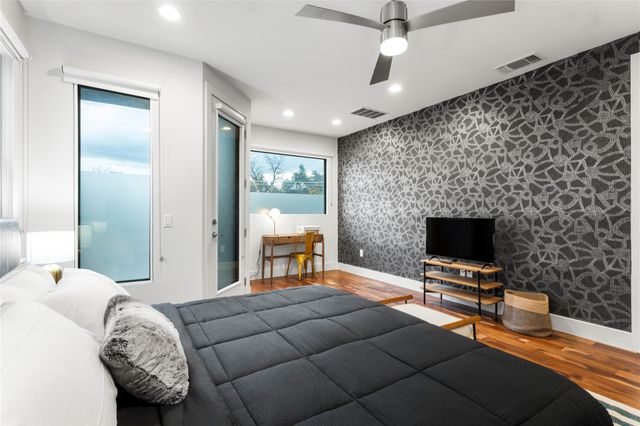 1105 E 12th ST, Austin, TX 78702