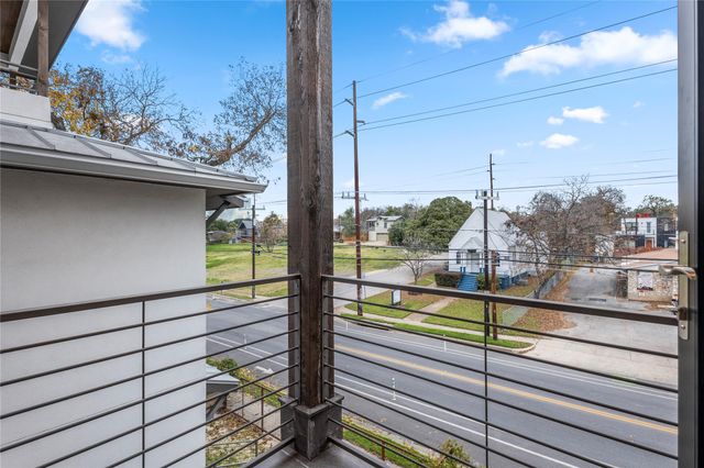 1105 E 12th ST, Austin, TX 78702