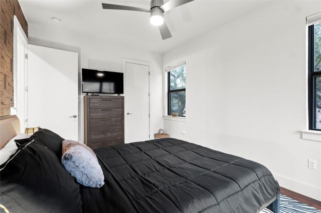 1105 E 12th ST, Austin, TX 78702