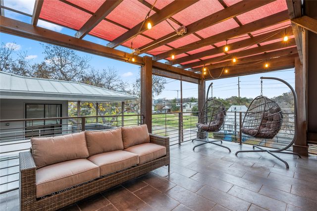 1105 E 12th ST, Austin, TX 78702