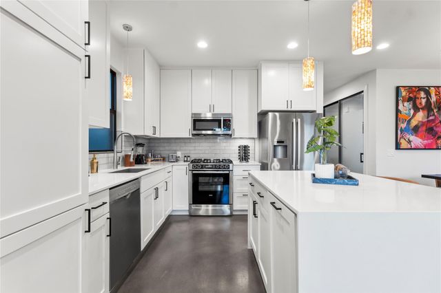 1105 E 12th ST, Austin, TX 78702