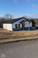 721 Country Manor Street, North Vernon, IN 47265