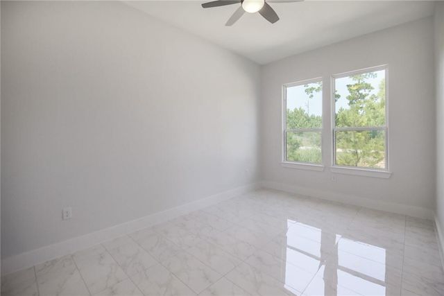 137 Lakeside DR, Bastrop, TX 78602