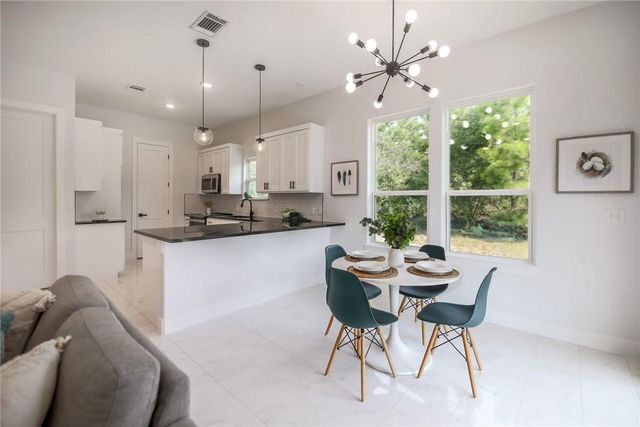 137 Lakeside DR, Bastrop, TX 78602