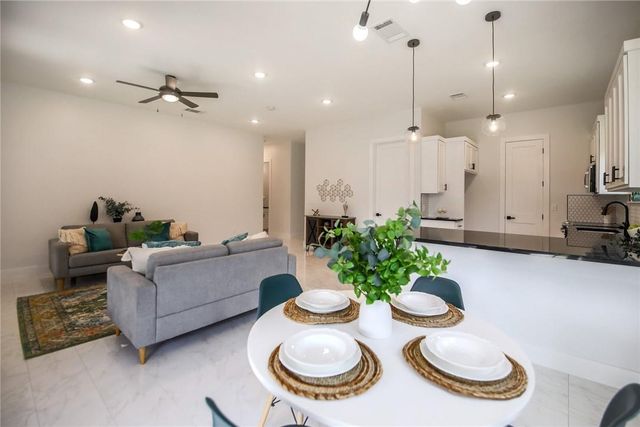 137 Lakeside DR, Bastrop, TX 78602