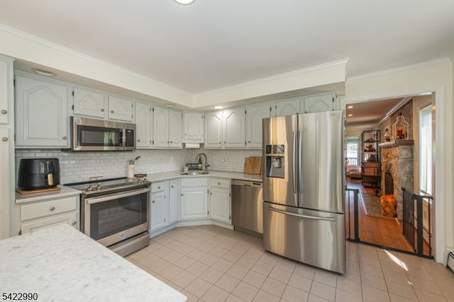 116 Chincopee Rd, Jefferson Twp., NJ 07849