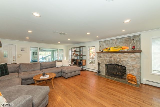 116 Chincopee Rd, Jefferson Twp., NJ 07849