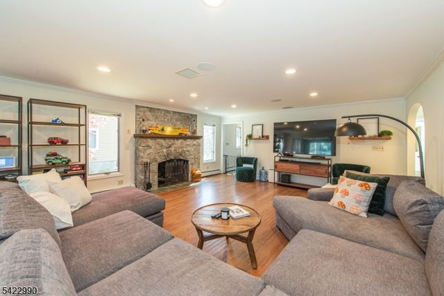 116 Chincopee Rd, Jefferson Twp., NJ 07849