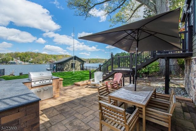 116 Chincopee Rd, Jefferson Twp., NJ 07849