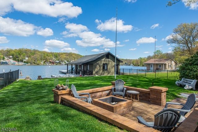 116 Chincopee Rd, Jefferson Twp., NJ 07849