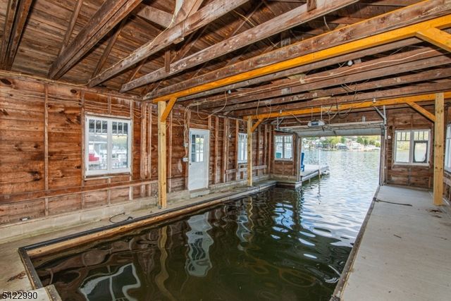 116 Chincopee Rd, Jefferson Twp., NJ 07849