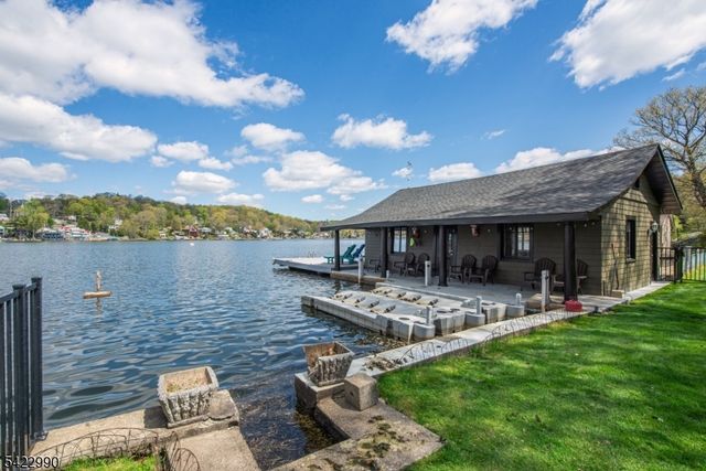 116 Chincopee Rd, Jefferson Twp., NJ 07849