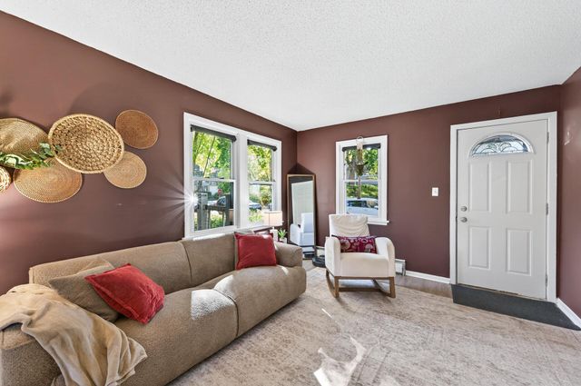 1812 Carl Street, Lauderdale, MN 55113