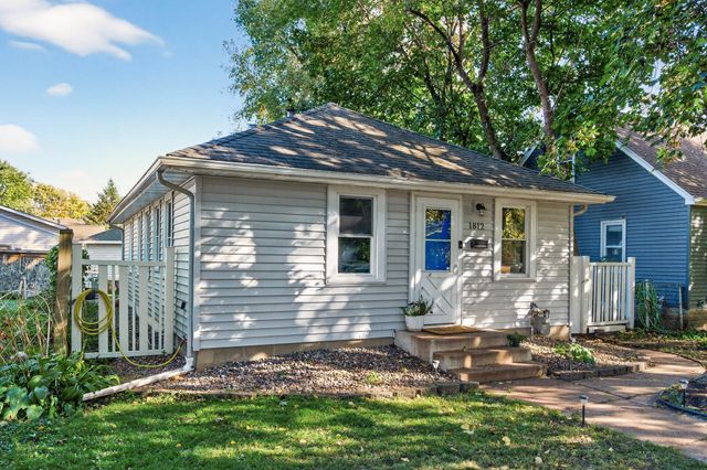 1812 Carl Street, Lauderdale, MN 55113