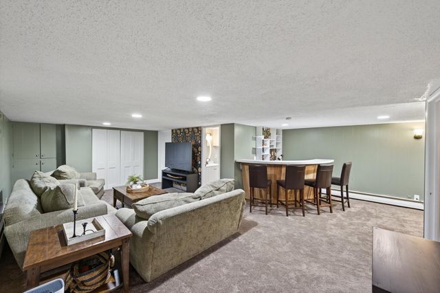 1812 Carl Street, Lauderdale, MN 55113