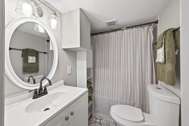 1812 Carl Street, Lauderdale, MN 55113