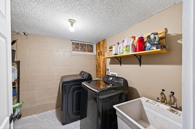 1812 Carl Street, Lauderdale, MN 55113