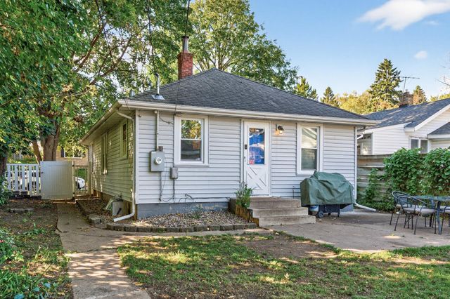 1812 Carl Street, Lauderdale, MN 55113