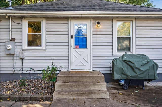 1812 Carl Street, Lauderdale, MN 55113