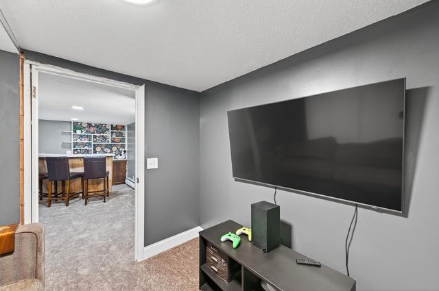 1812 Carl Street, Lauderdale, MN 55113