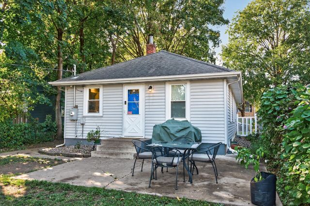 1812 Carl Street, Lauderdale, MN 55113