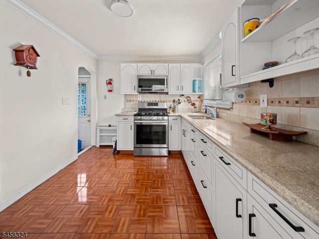 18 Emerson Ave, Paterson City, NJ 07502