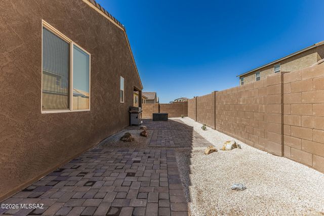 9749 E Miller Peak Trail, Tucson, AZ 85747