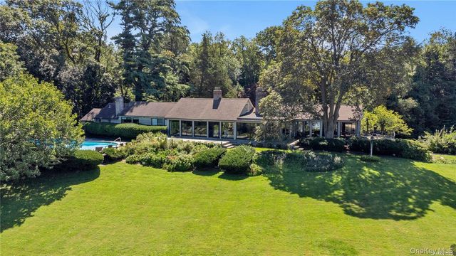 120 W Creek Farms Road, Sands Point, NY 11050