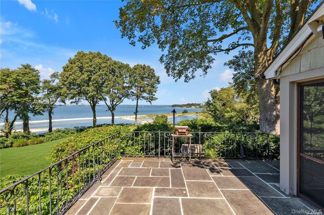 120 W Creek Farms Road, Sands Point, NY 11050