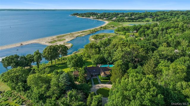 120 W Creek Farms Road, Sands Point, NY 11050