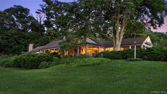 120 W Creek Farms Road, Sands Point, NY 11050
