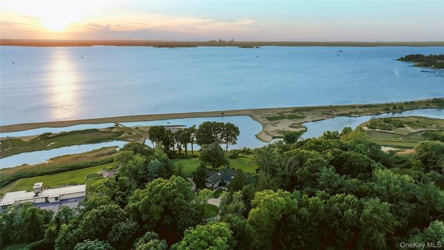 120 W Creek Farms Road, Sands Point, NY 11050