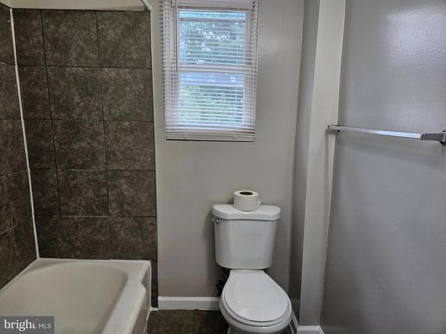 807 48TH PL NE, Washington, DC 20019