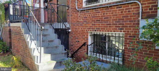 807 48TH PL NE, Washington, DC 20019