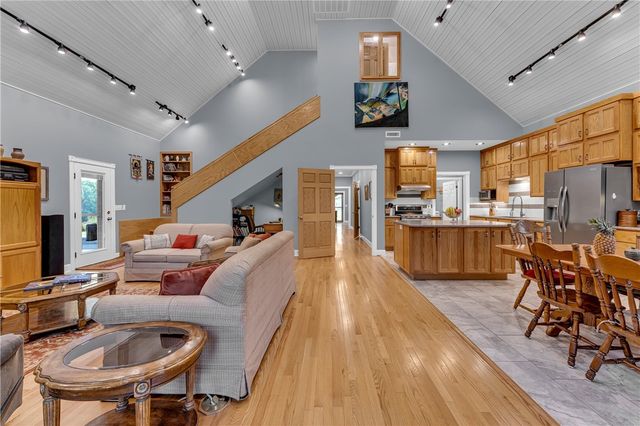 14469 Highland Church Road, Fayetteville, AR 72704