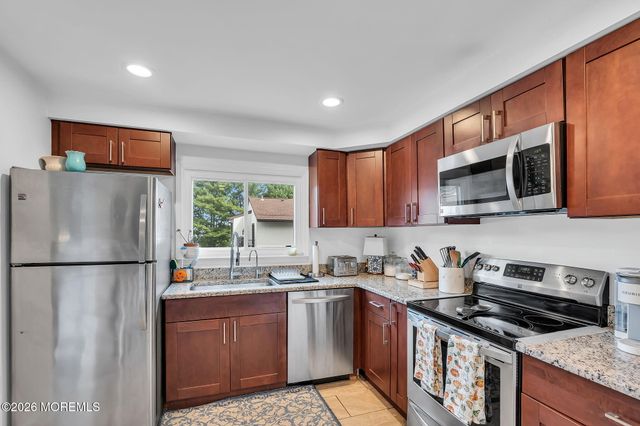 6 Tower Hill Drive, Red Bank, NJ 07701