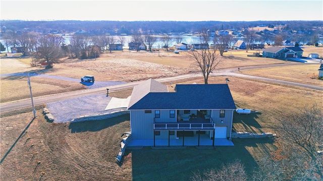 1048 Lake Viking Terrace, Altamont, MO 64620