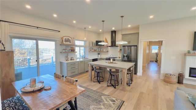 1048 Lake Viking Terrace, Altamont, MO 64620