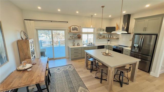 1048 Lake Viking Terrace, Altamont, MO 64620