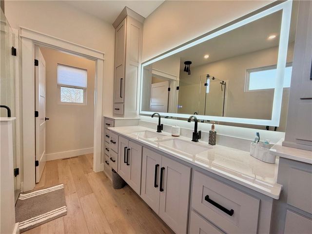 1048 Lake Viking Terrace, Altamont, MO 64620